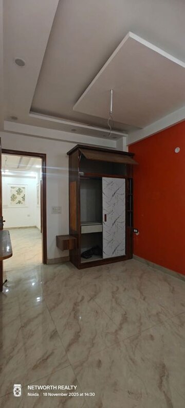 Room in 2 BHK Builder Floor at Super Avenue, Sector 73 – for Sale