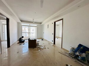 Room in 3 BHK Builder Floor at Saket – for Rent