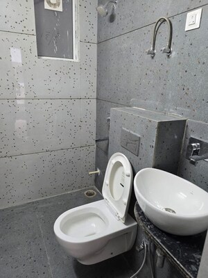 Bathroom in 3 BHK Builder Floor at Sector 40 – for Sale
