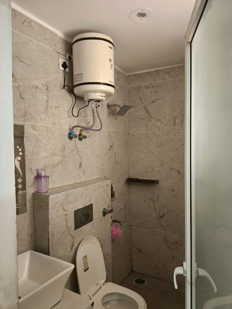 Bathroom, motiaz-royal-citi 3 Bedroom 1910 Sq.Ft. Apartment In Ambala Highway Zirakpur 9723583