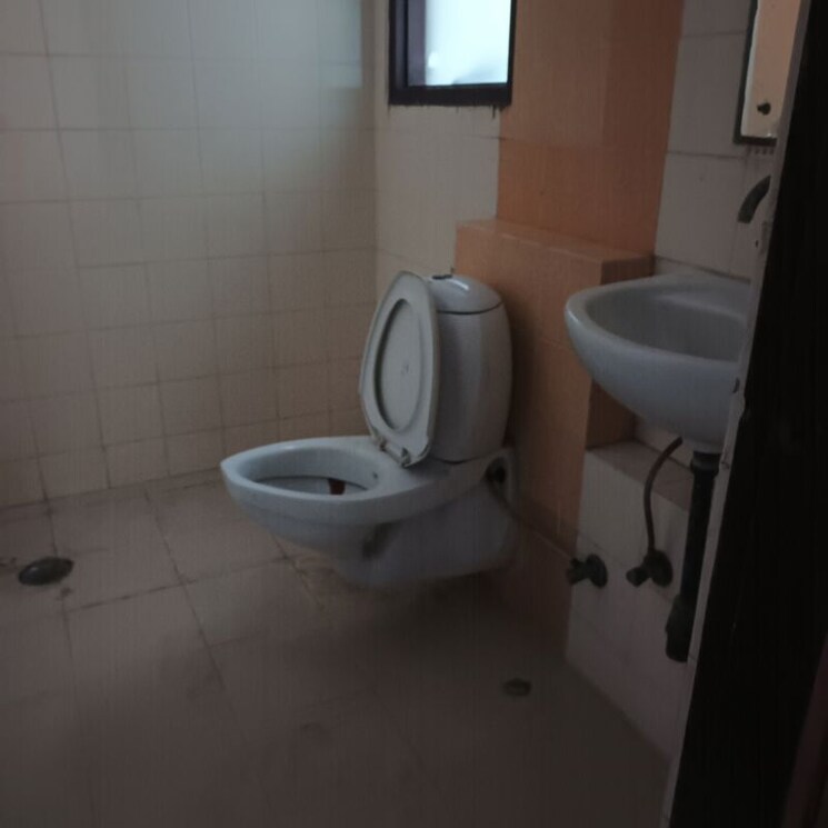 Bathroom, omaxe-heights 2 Bedroom 1200 Sq.Ft. Apartment In Sector 86 Faridabad 9723585