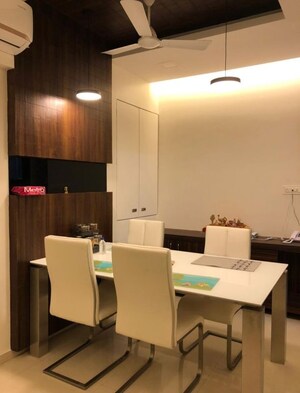 3 BHK Apartment For Rent in Sheth Vasant Lawns, Laxmi Nagar