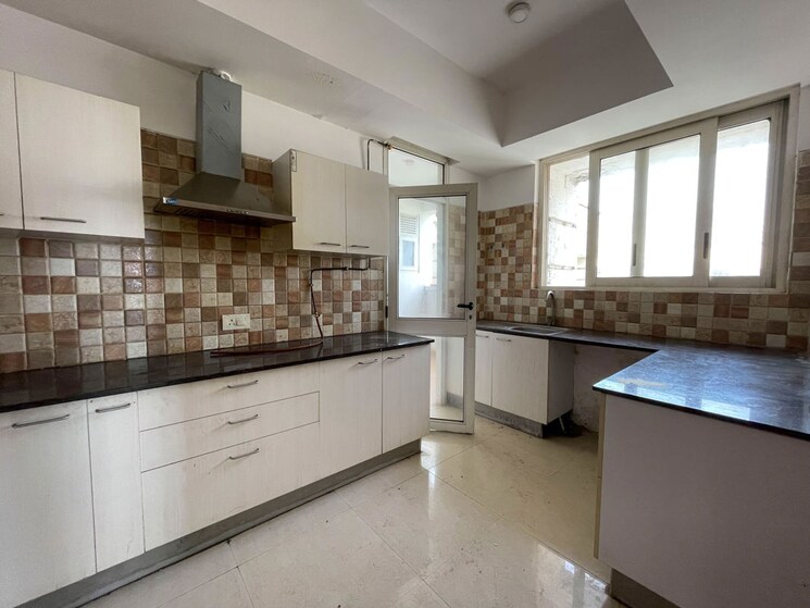 Kitchen, jaypee-imperial-court 4 Bedroom 3700 Sq.Ft. Apartment In Sector 128 Noida 9723615