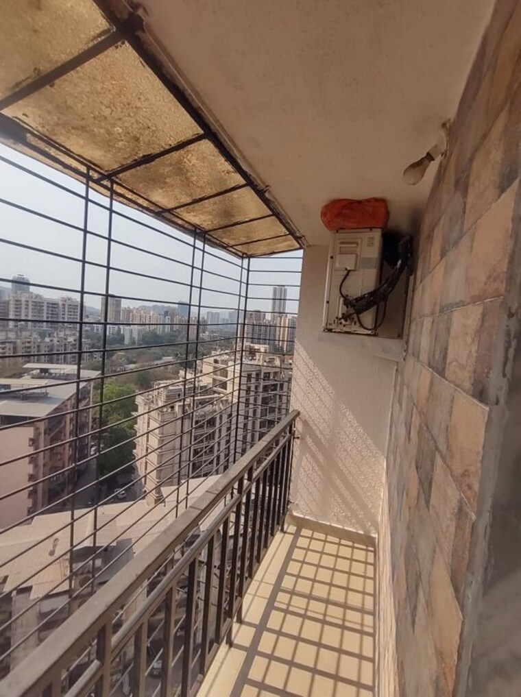 Balcony, horizon-height 1 Bedroom 450 Sq.Ft. Apartment In Kasarvadavali Thane 9723625