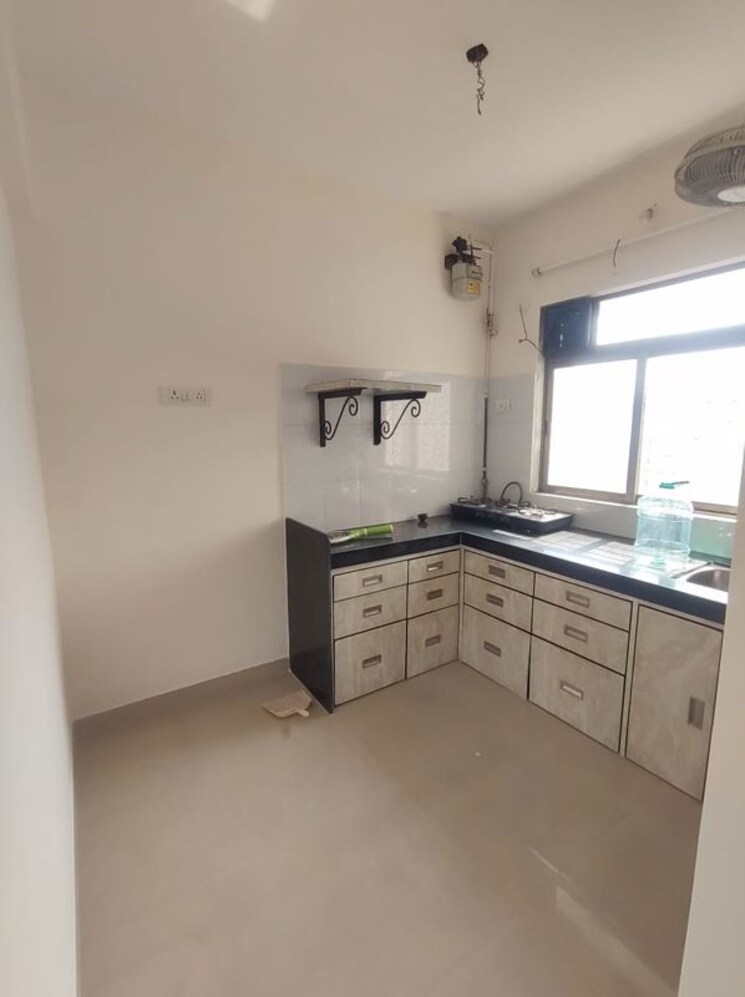 Kitchen, horizon-height 1 Bedroom 450 Sq.Ft. Apartment In Kasarvadavali Thane 9723625