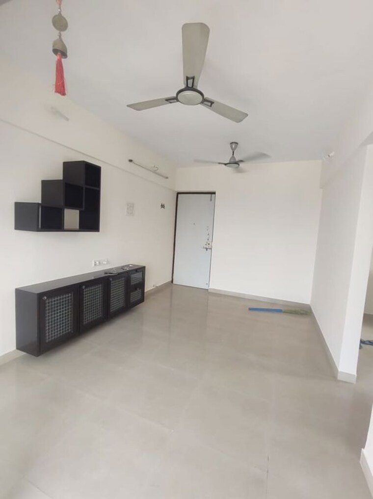 Room, horizon-height 1 Bedroom 450 Sq.Ft. Apartment In Kasarvadavali Thane 9723625