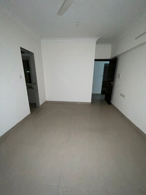 Room in 3 BHK Apartment at Nahar 8 Towers, Chandivali – for Rent