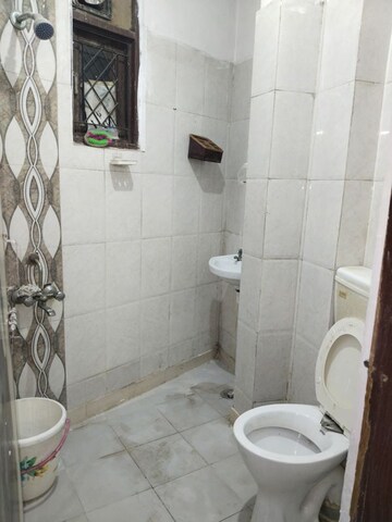 Bathroom in 2 BHK Apartment at Khirki Extension – for Rent