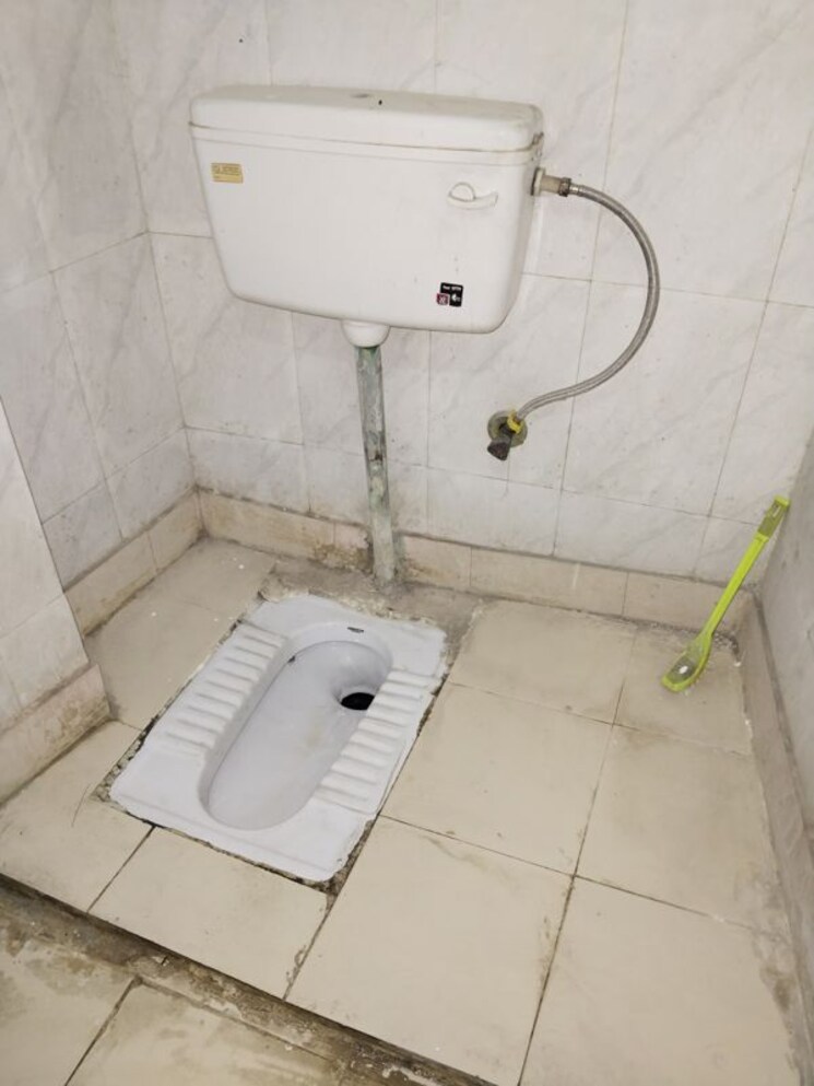 Bathroom, khirki extension 2 Bedroom 800 Sq.Ft. Apartment In Khirki Extension Delhi 9723652