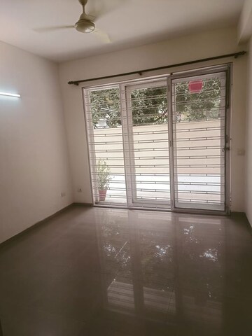 Room in 2.5 BHK Apartment at Emaar MGF Emerald Hills, Sector 65 – for Sale