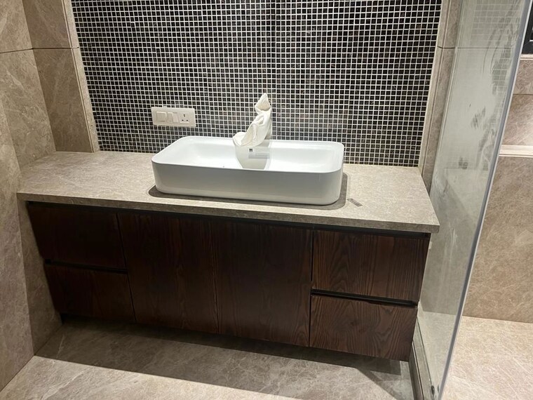 Attached Bathroom, sarvapriya vihar 3 Bedroom 1800 Sq.Ft. Apartment In Sarvapriya Vihar Delhi 9723664