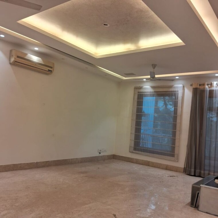 Room, sarvapriya vihar 3 Bedroom 1800 Sq.Ft. Apartment In Sarvapriya Vihar Delhi 9723664