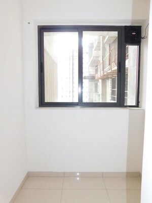 Room in 3 BHK Apartment at Shapoorji Pallonji Vicinia, Powai – for Rent