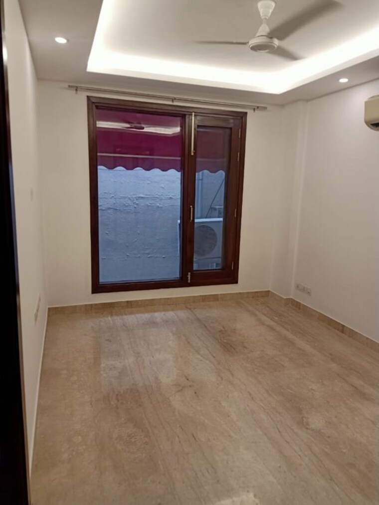 Room, safdarjung development area 4 Bedroom 3000 Sq.Ft. Apartment In Safdarjung Development Area Delhi 9723673