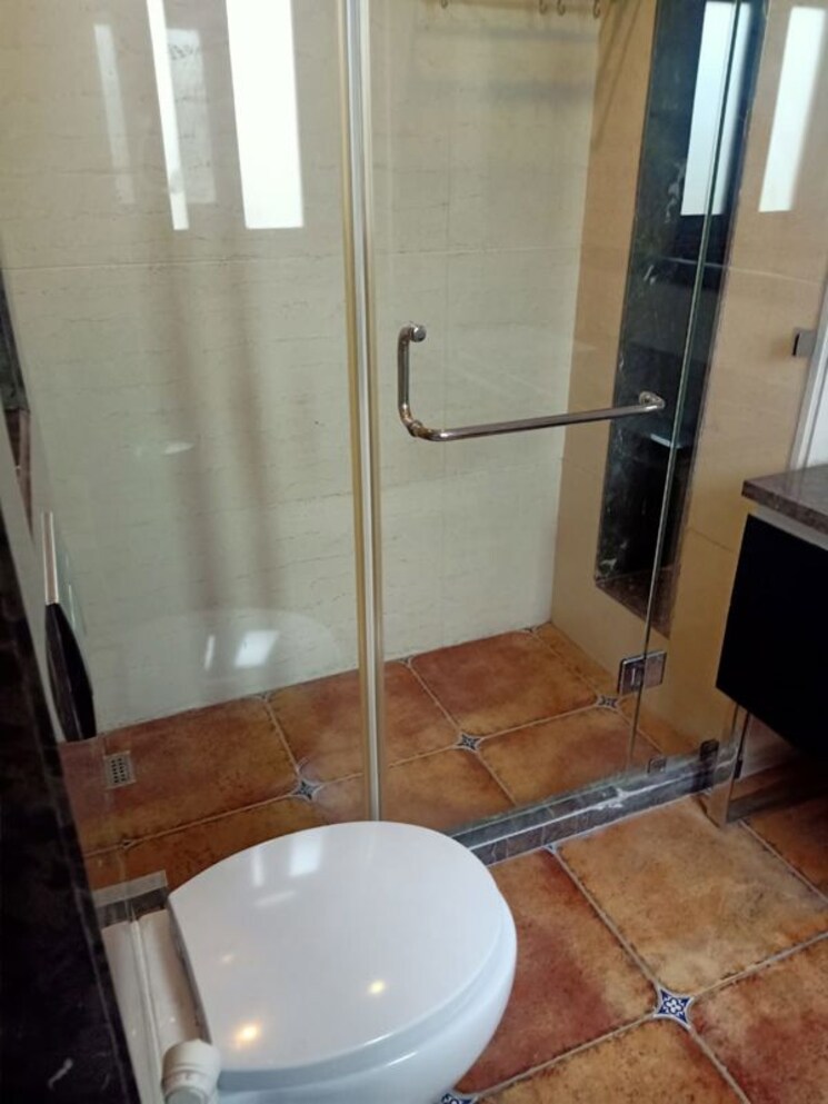 Bathroom, safdarjung development area 4 Bedroom 3000 Sq.Ft. Apartment In Safdarjung Development Area Delhi 9723673