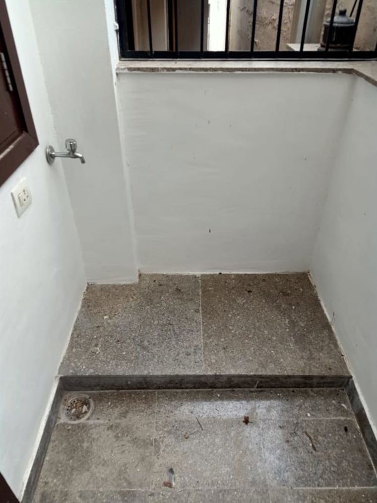 Balcony, safdarjung development area 4 Bedroom 3000 Sq.Ft. Apartment In Safdarjung Development Area Delhi 9723673