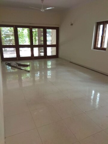 4 BHK Apartment For Rent in Safdarjung Development Area