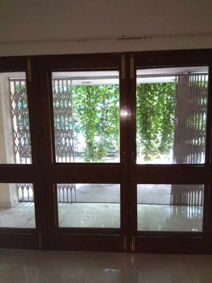 Room, safdarjung development area 4 Bedroom 5000 Sq.Ft. Apartment In Safdarjung Development Area Delhi 9723677