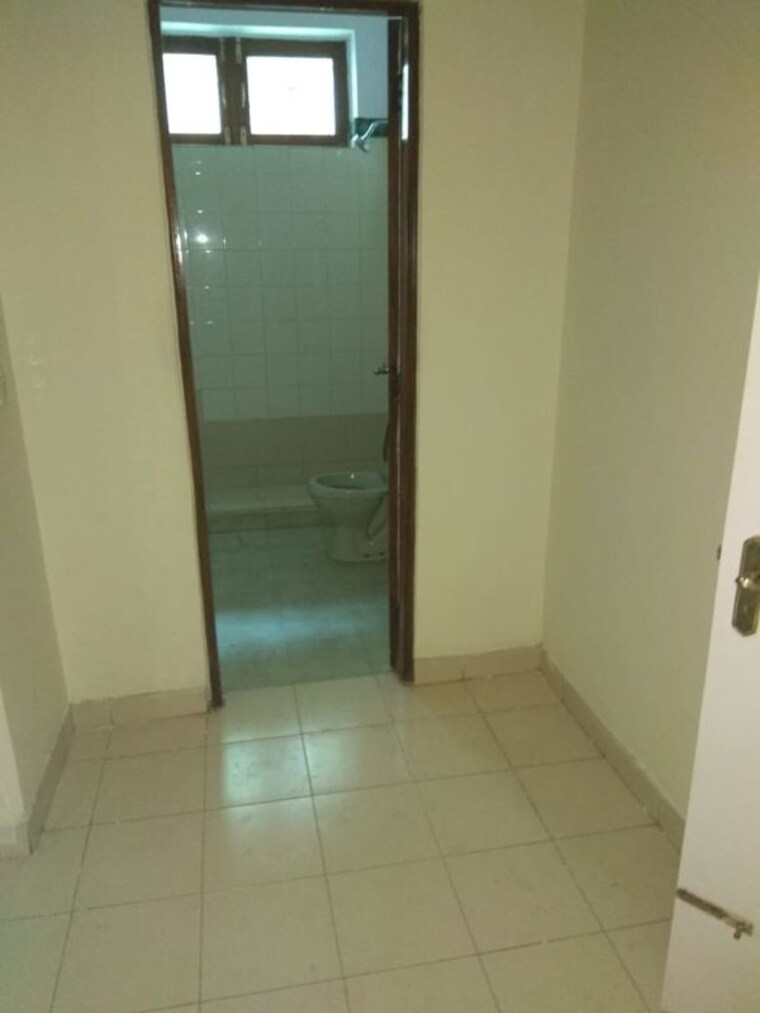 Room, safdarjung development area 4 Bedroom 5000 Sq.Ft. Apartment In Safdarjung Development Area Delhi 9723677