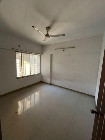 Room in 2 BHK Apartment at Gera Park View, Kharadi – for Rent