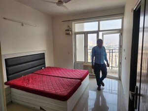Bedroom in 3 BHK Apartment at Omaxe R2, Gomti Nagar – for Rent