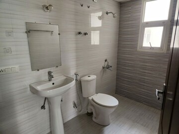 Master Bedroom in 3 BHK Apartment at Omaxe R2, Gomti Nagar – for Rent