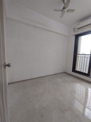 Room in 3 BHK Apartment at Mirchandani Triton, Santacruz West – for Sale