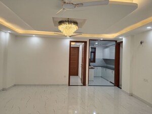 Room in 4 BHK Apartment at Panchsheel Vihar – for Sale