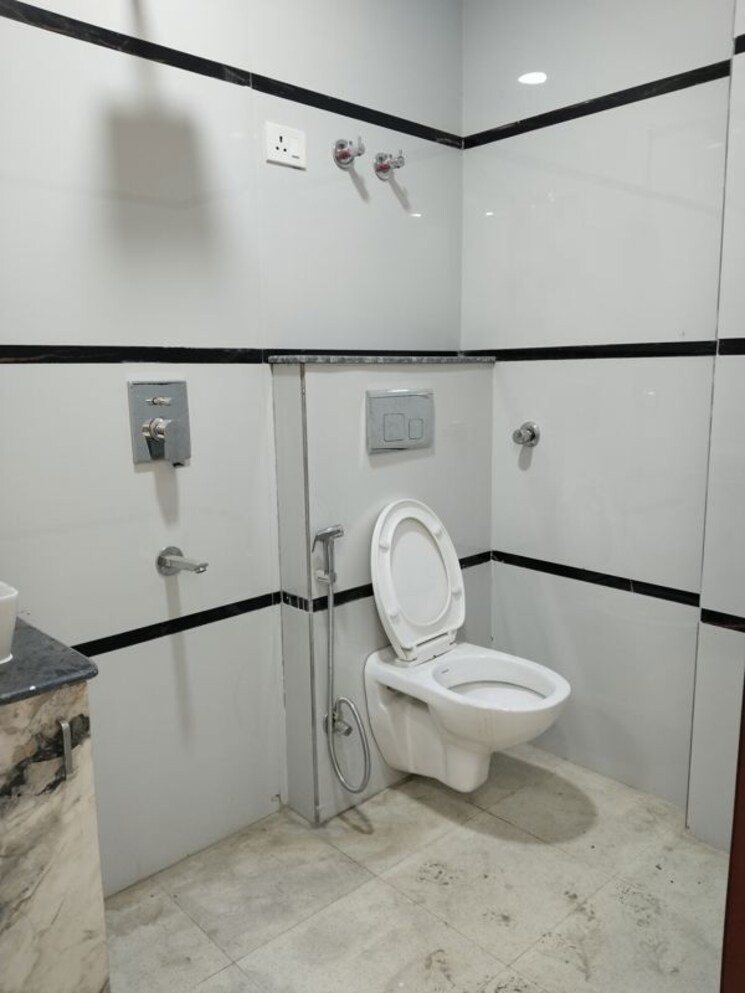 Bathroom, panchsheel vihar 4 Bedroom 1350 Sq.Ft. Apartment In Panchsheel Vihar Delhi 9723687