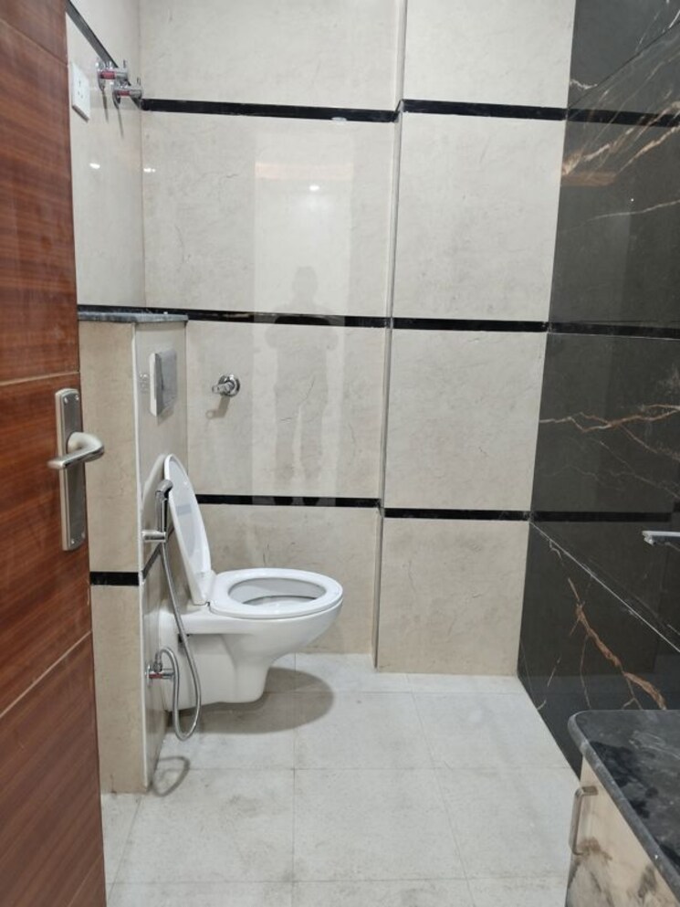 Bathroom, panchsheel vihar 4 Bedroom 1350 Sq.Ft. Apartment In Panchsheel Vihar Delhi 9723687