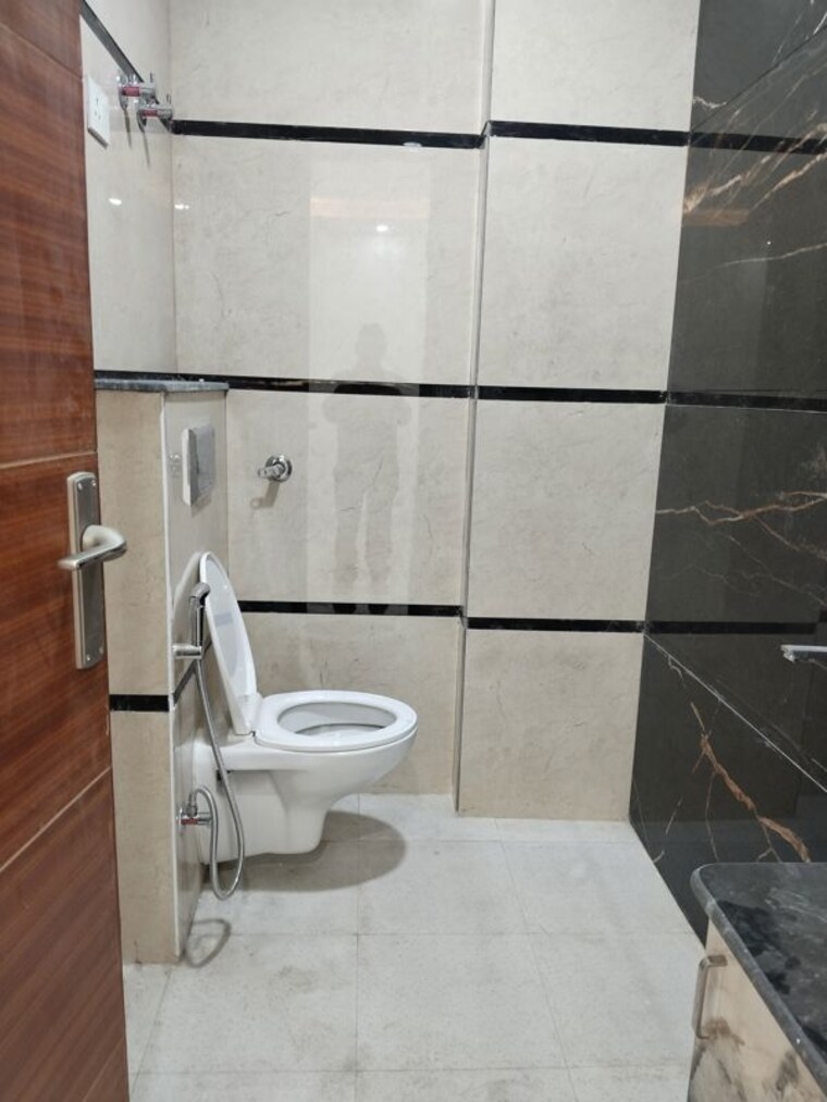 Bathroom, panchsheel vihar 4 Bedroom 1350 Sq.Ft. Apartment In Panchsheel Vihar Delhi 9723687