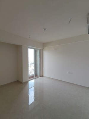 Bedroom in 3 BHK Apartment at Indiabulls One Indiabulls, Pokhran Road No Two – for Rent