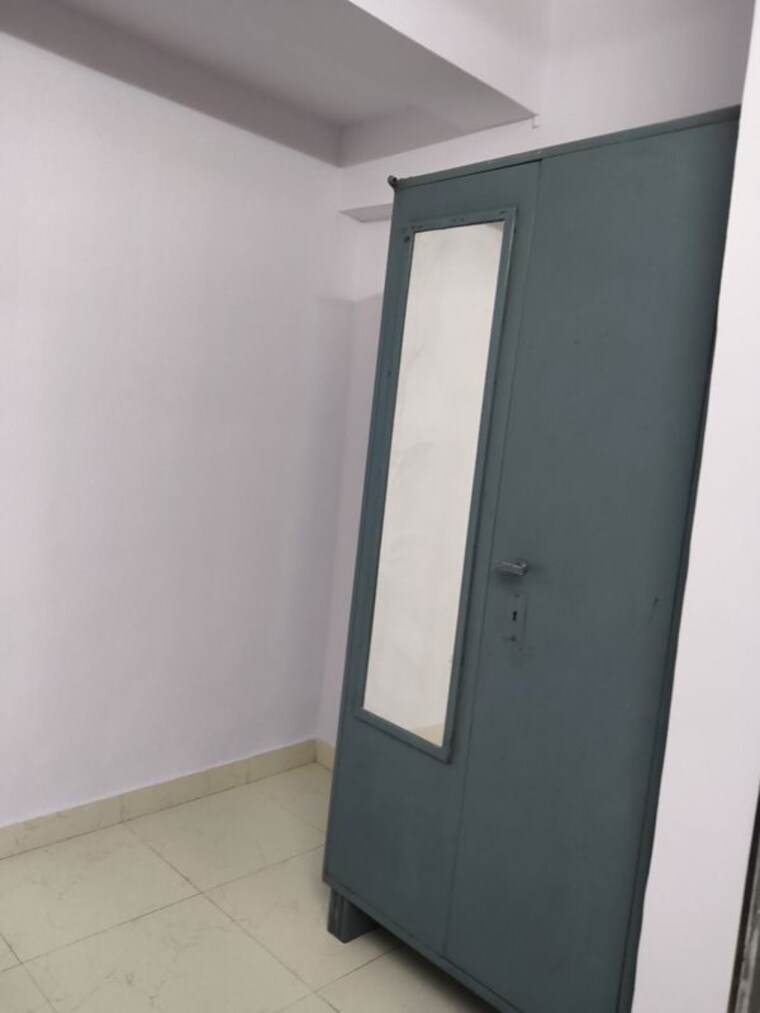 Room, vile parle west 1 Bedroom 420 Sq.Ft. Apartment In Vile Parle West Mumbai 9723702