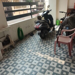 Parking in  Pg at Gomti Nagar – for Rent