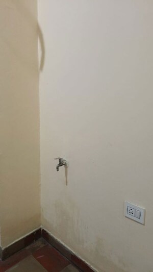 Furnished Amenities in 3 BHK Builder Floor at Amolik Residency, Sector 86 – for Rent