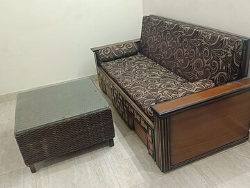 Living Room in 1 BHK Builder Floor at Unitech Infospace, Sector 21 – for Rent