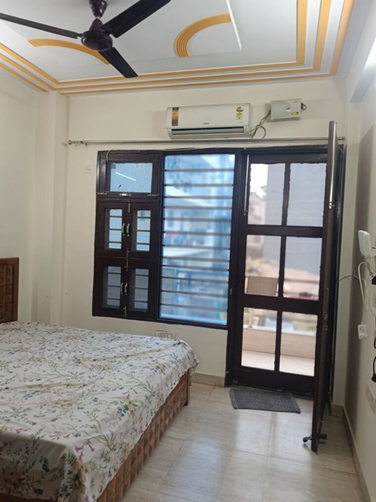 Room, unitech-infospace 1 Bedroom 800 Sq.Ft. Builder Floor In Sector 21 Gurgaon 9723732
