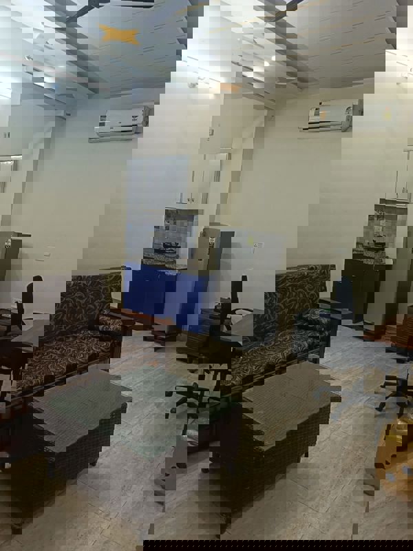 1 BHK + Extra Room 800 Sq.Ft. Builder Floor in Unitech Infospace