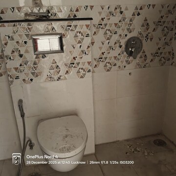 Bathroom in 2.5 BHK Apartment at MI Regal Court, Gomti Nagar – for Sale