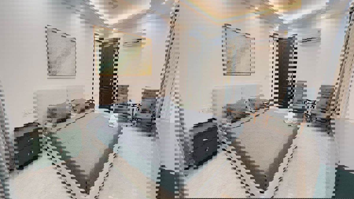 3 BHK + Pooja Room,Servant Room,Study Room,Extra Room Apartment For Rent in Defence Colony