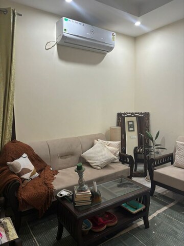 Living Room in 4 BHK Builder Floor at Uppal Southend, Sector 49 – for Rent