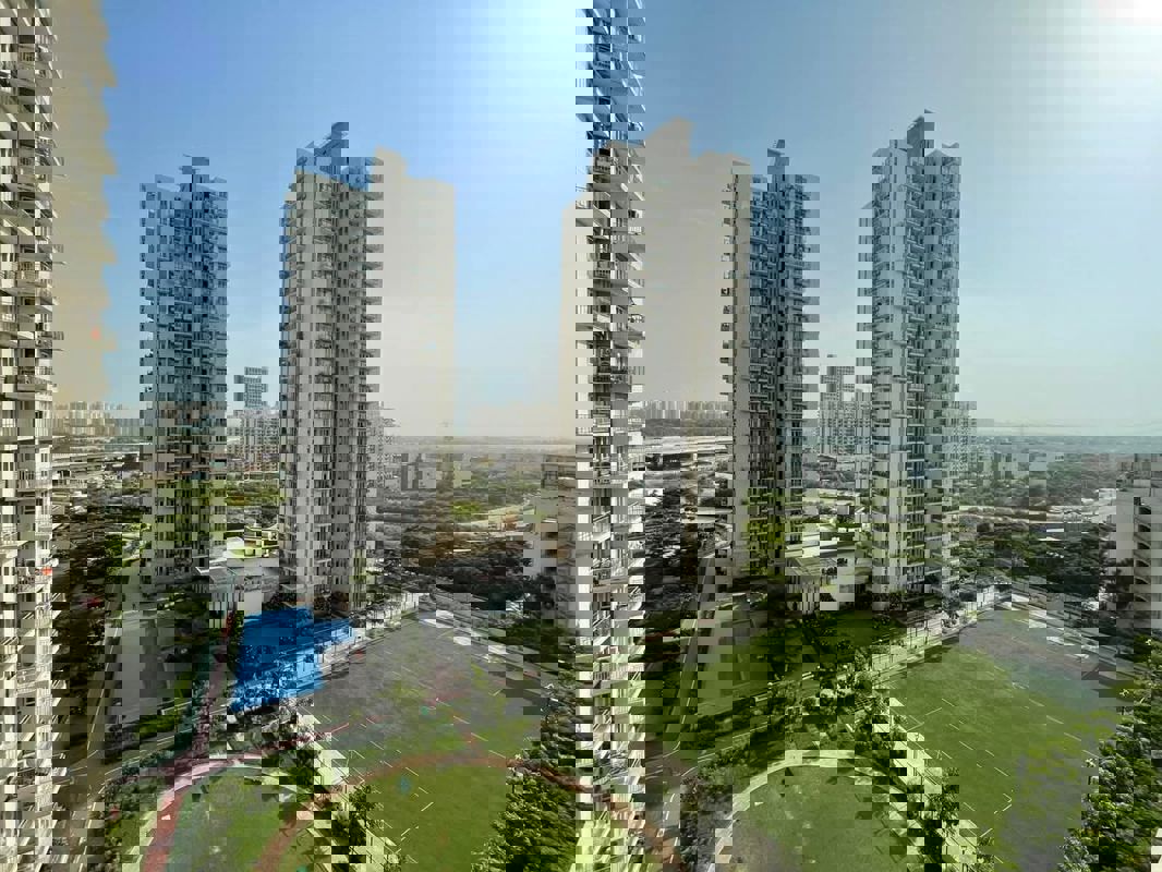 3 BHK + Servant Room,Extra Room Apartment For Rent in Conscient Heritage Max