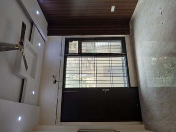 Building Lobby in 2 BHK Builder Floor at Unitech South City II, Sector 50 – for Rent