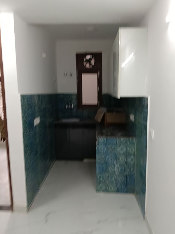 1 RkBuilder Floor For Rent in Paryavaran Complex