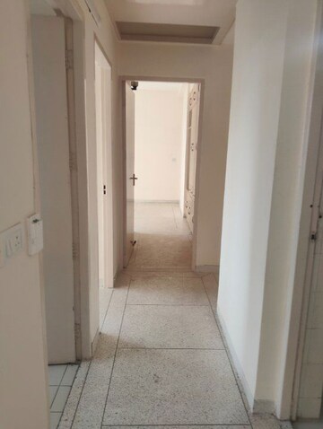 Building Lobby in 3 BHK Apartment at DLF The Carlton Estate, Dlf Phase V – for Rent