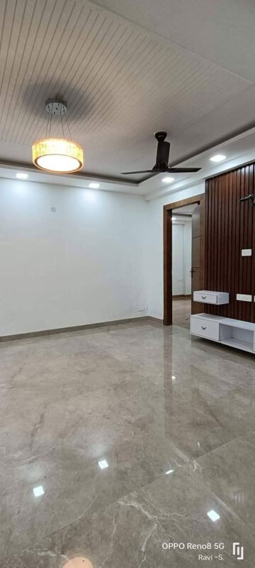 Room in 3 BHK Builder Floor at Ansal Plaza Sector-23, Sector 23 – for Rent
