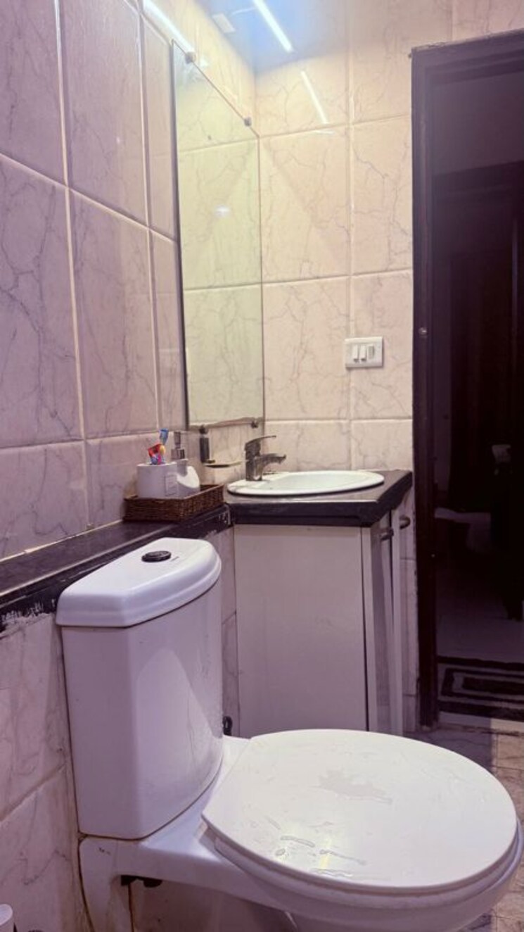 Bathroom, mahagun-mirabella 3 Bedroom 1880 Sq.Ft. Apartment In Sector 79 Noida 9723803