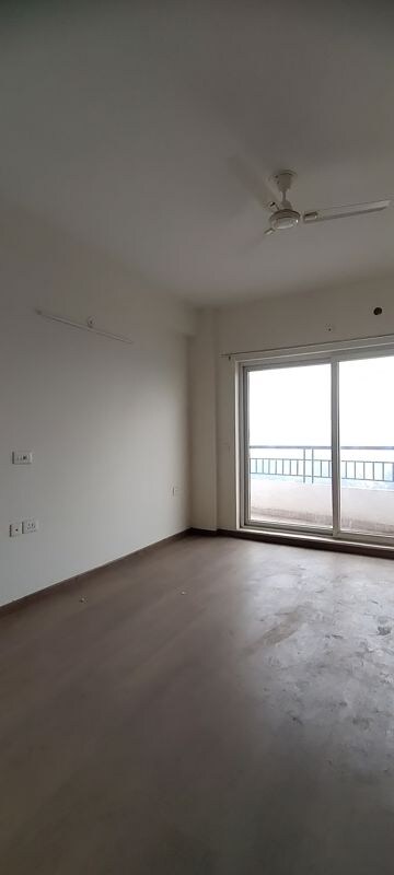 Room in 3 BHK Apartment at Ansal Crown Heights, Sector 80 – for Rent