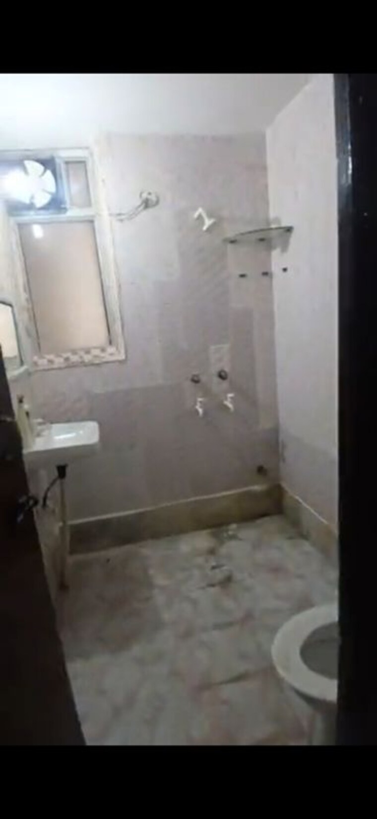 Bathroom, purvanchal-pmo-apartments 2 Bedroom 950 Sq.Ft. Apartment In Sector 62 Noida 9723823