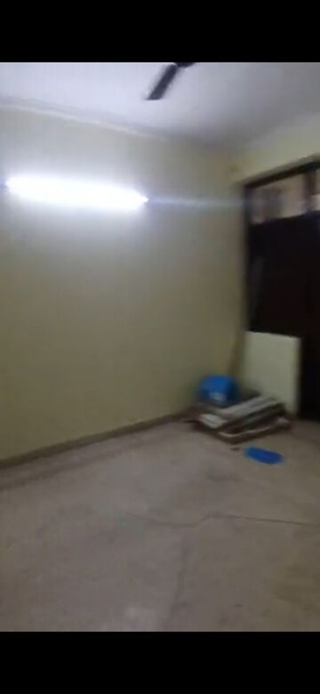 Room in 2 BHK Apartment at Purvanchal PMO Apartments, Sector 62 – for Rent